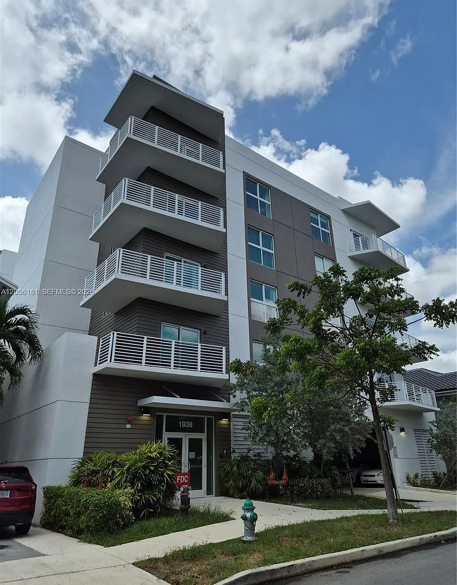 Aesthetic Apartments — Photo 2