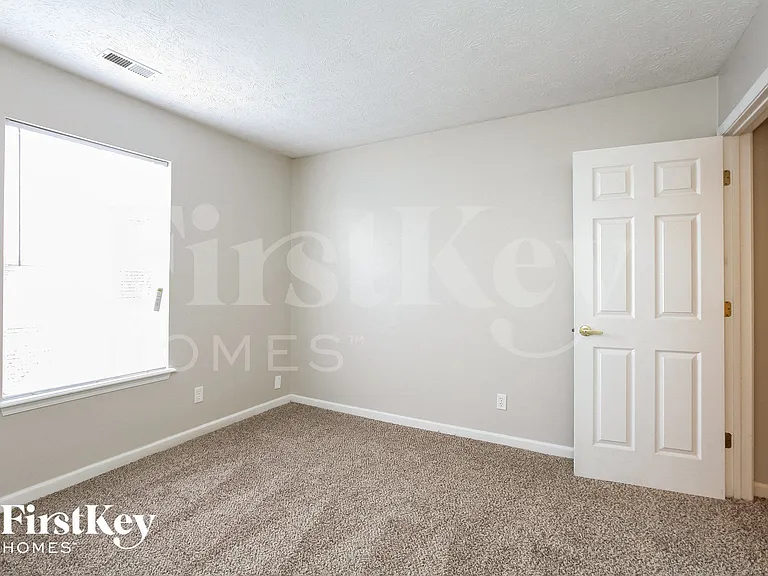 5621 Wynridge Ct — Photo 12