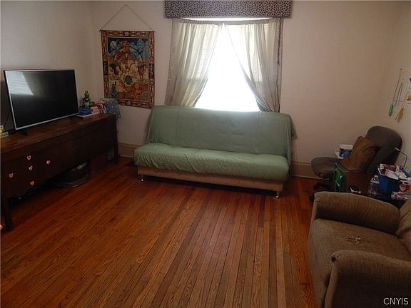 5th image of 115 W Pleasant Ave