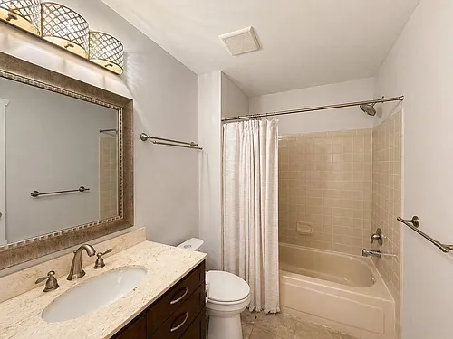 605 Magnolia Ln Photo 1