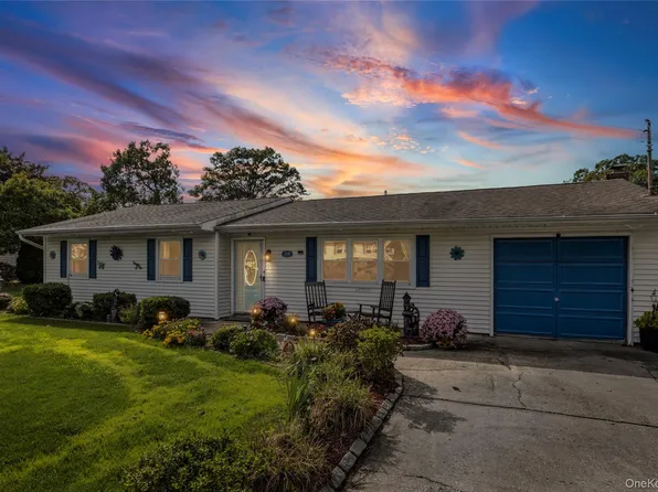 118 Cranford Boulevard, Mastic, NY 11950