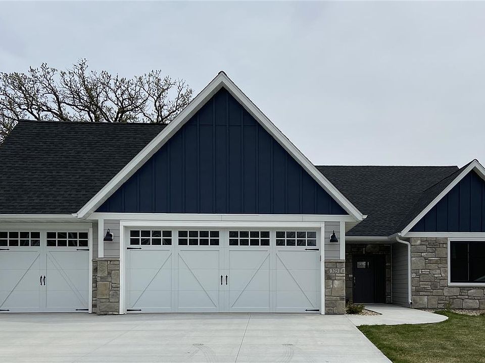 1st image of 325 Oak Marsh Dr