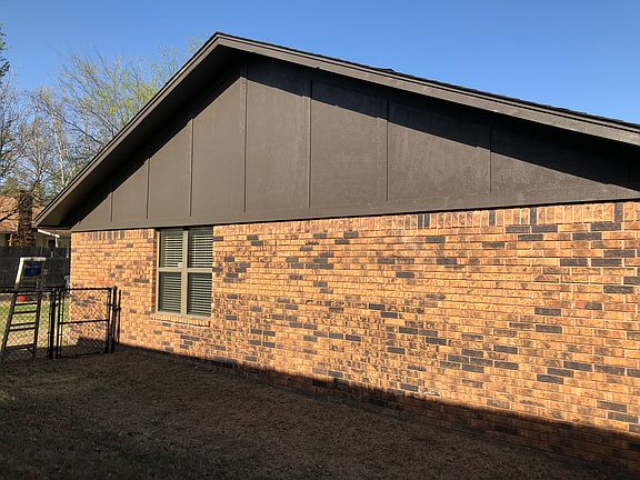 3rd image of 2504 E Fort Worth St