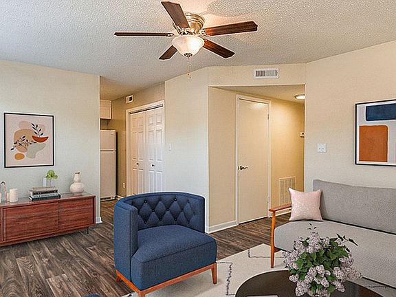 Willowdaile Livng Room