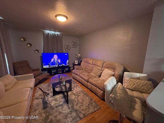 3rd image of 360 W Spruce St