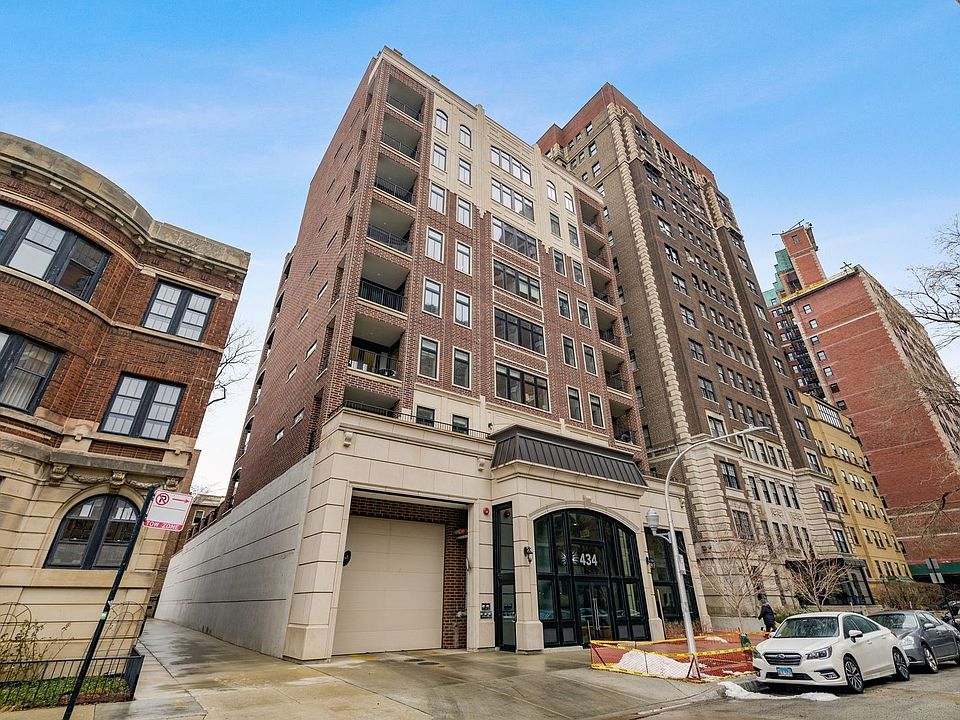 1st image of 434 W Melrose St APT 502