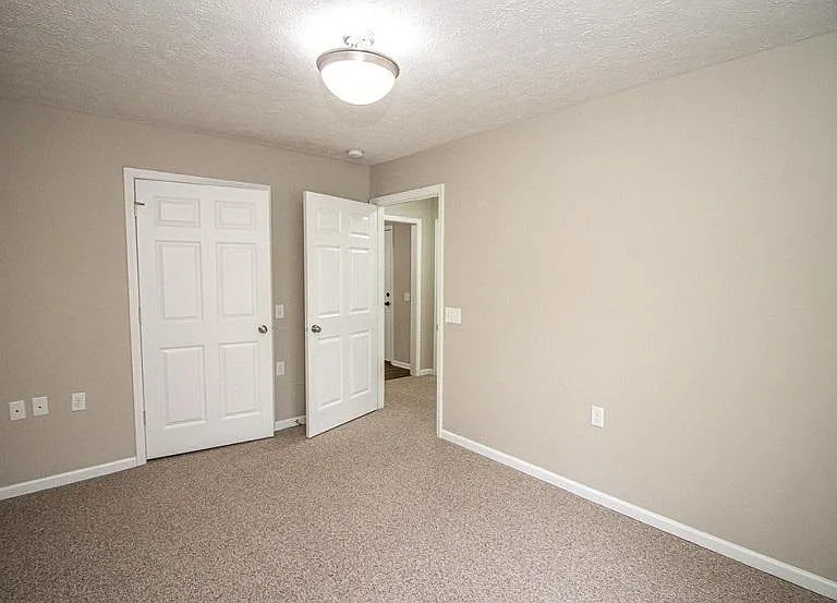 2315 Temple Ct E — Photo 17