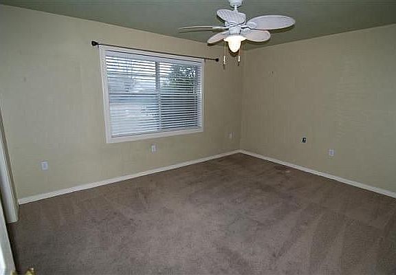 5th image of 615 Mountain Dr