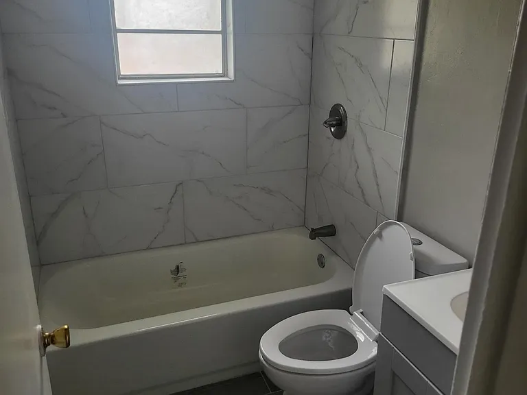 1103 Grant St — Photo 7