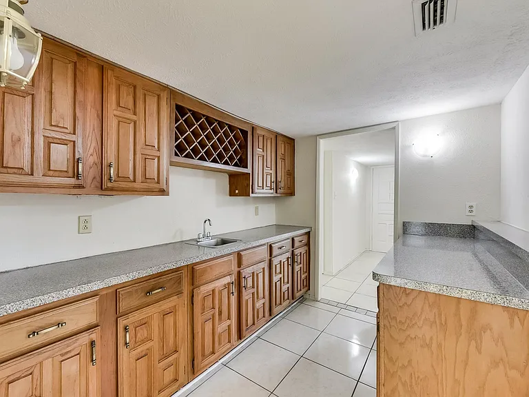 10547 Black Walnut Dr — Photo 6