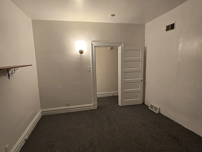 2841 Centre Ave #7 — Photo 8