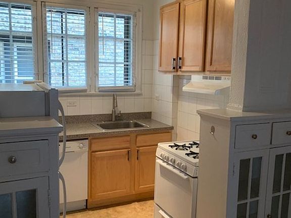 2nd image of 4875 N Paulina St APT 1A