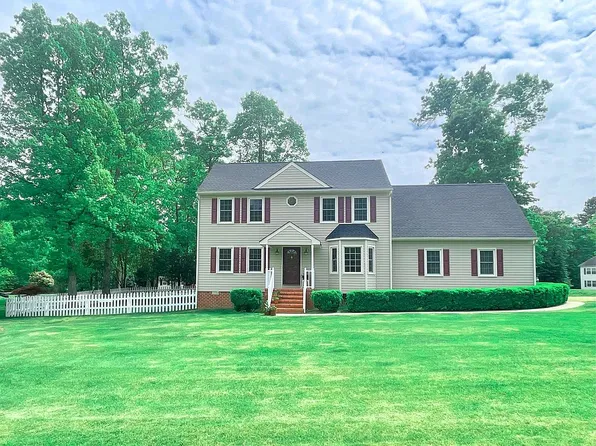 13801 Thornhill Ct, Chester, VA 23836
