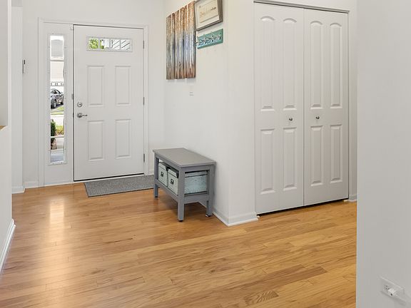 2nd image of 549 Autumn Cir