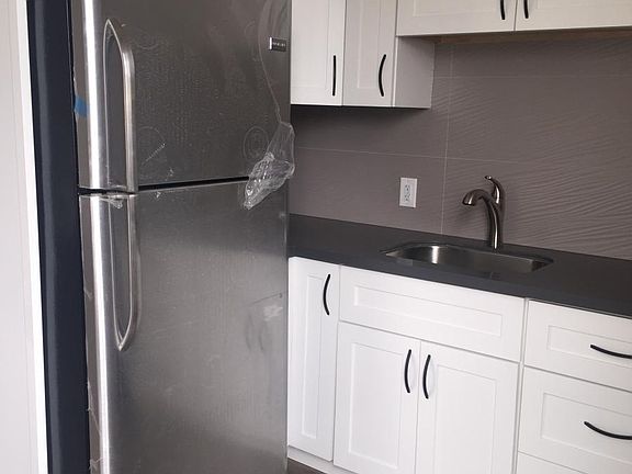 4th image of 35 Russia Ave APT H