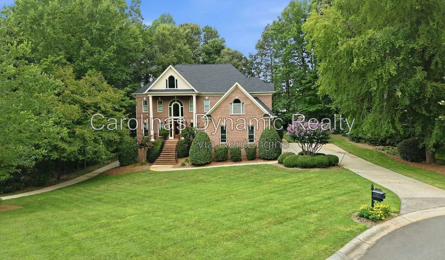 5 bed, 5.0 bath, 4867 sqft, $8,000 — Photo 1