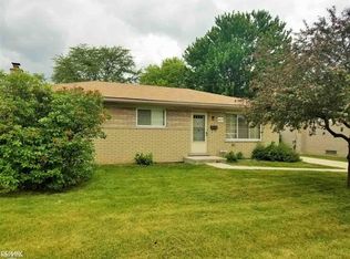 33027 Morrison Dr, Sterling Heights, MI 48312