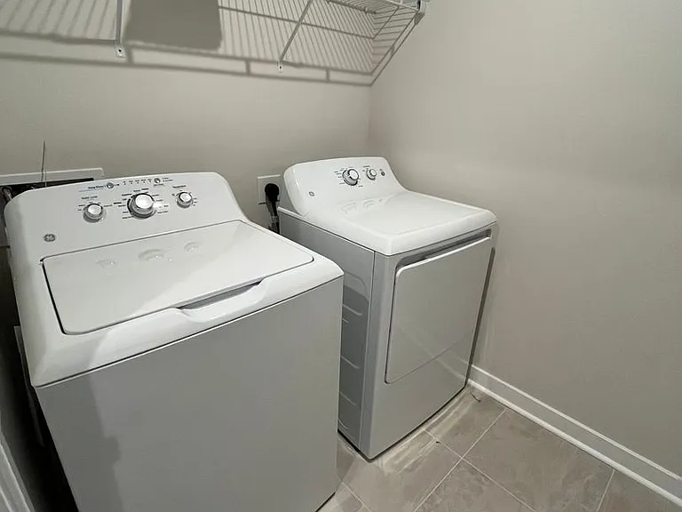 4184 Farmfield Dr — Photo 27