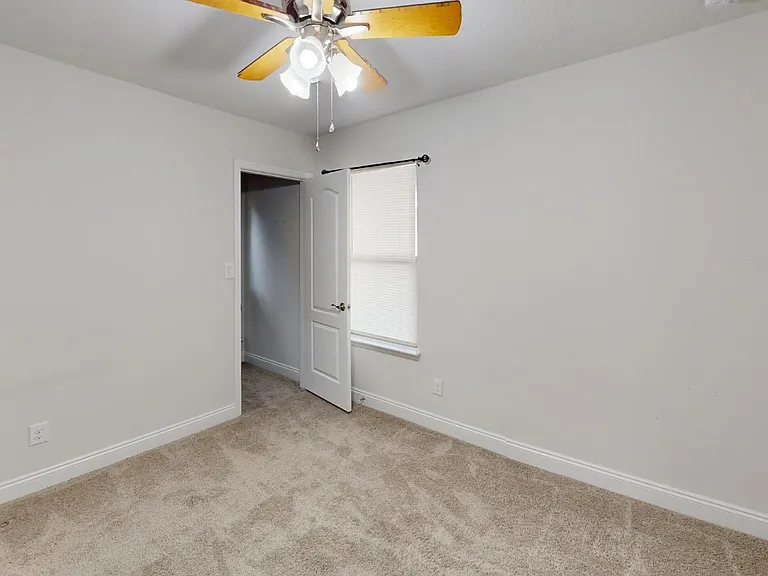 5184 Regalo Dr — Photo 11