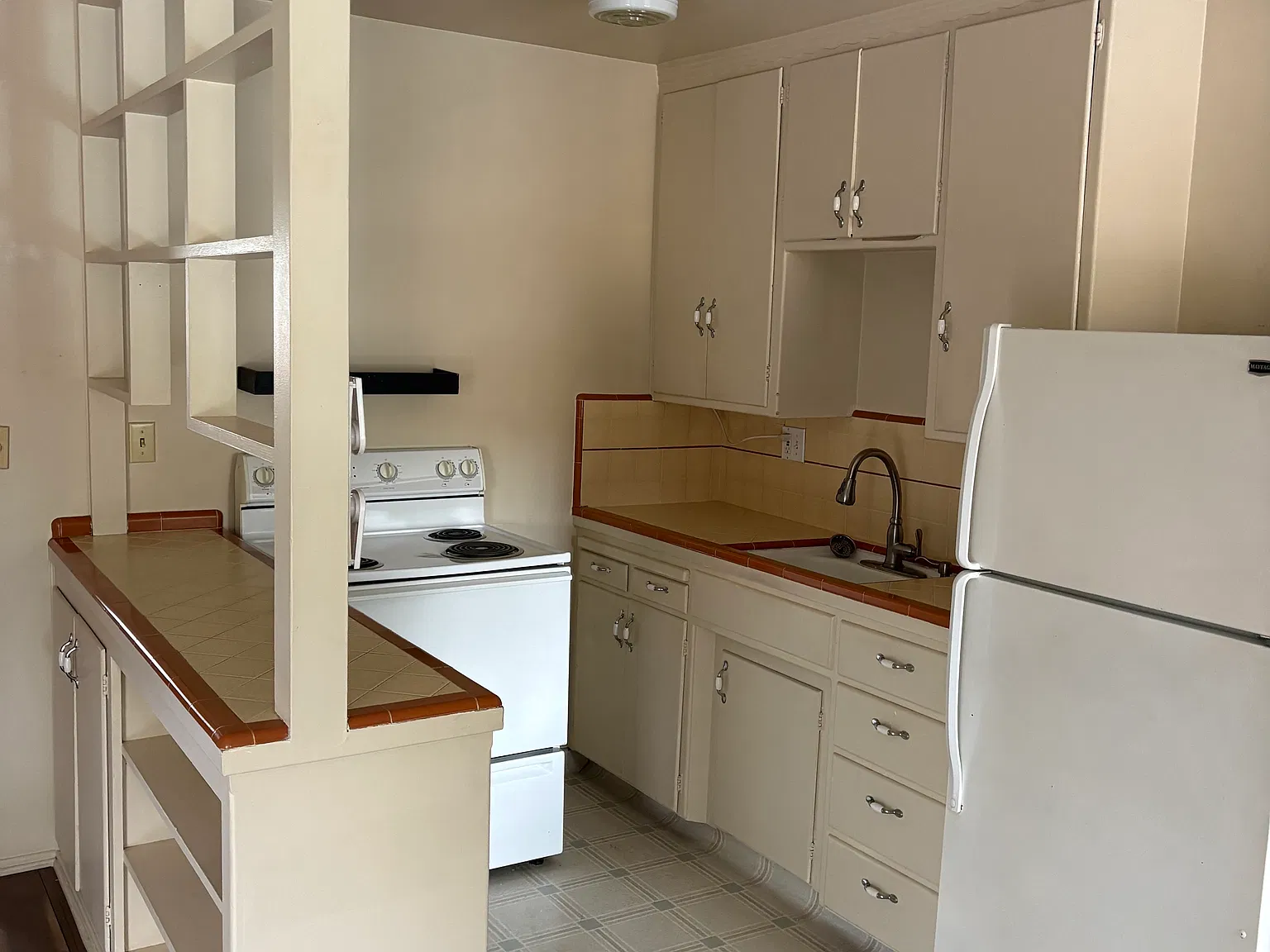 1 bed, 500 sqft, $1,300 — Photo 3