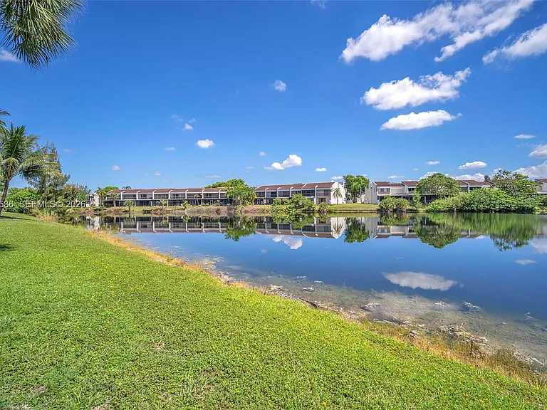 6575 W Oakland Park Blvd #218 — Photo 29