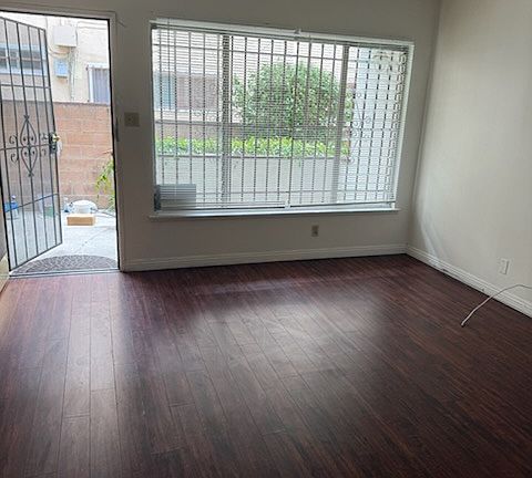 4th image of 3658 Mentone Ave #4A