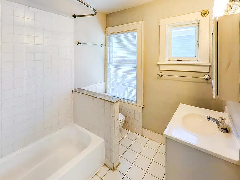 2022 Dellwood Ave #2 — Photo 12