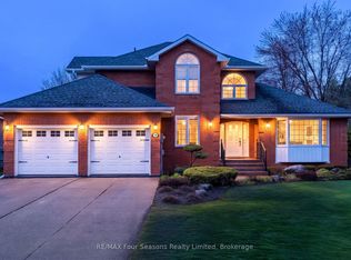 16 Carmichael Cres, Collingwood, ON L9Y 4R6