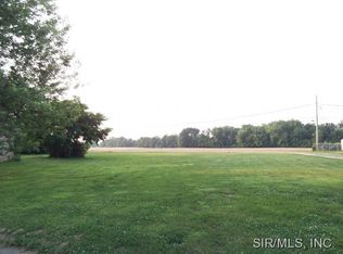 230 Alpine Dr, Godfrey, IL 62035