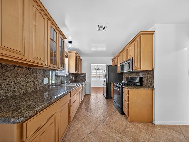 2025 Jolley Dr — Photo 12