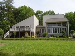 42 Pecan Trl, Leasburg, NC 27291