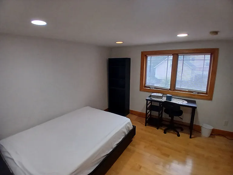 Full size bed