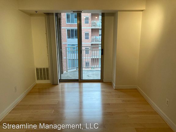 4th image of 7500 Woodmont Ave APT 1009