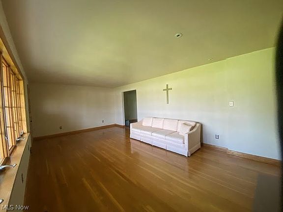 3rd image of 877 Lynita Dr