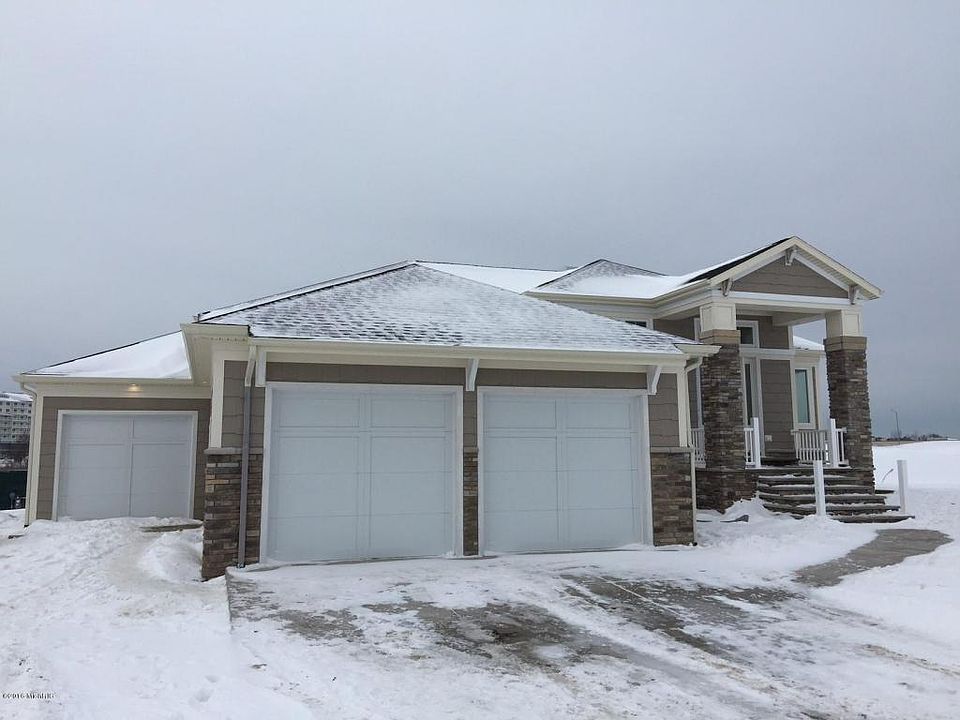 2nd image of 400 Golden Bear Ct