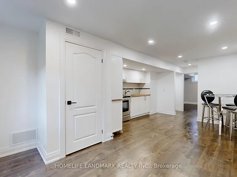1661 Mount Albert Rd #2 — Photo 7