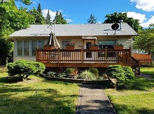 1923 SE Douglas Ave #RUMW1923, Roseburg, OR 97470