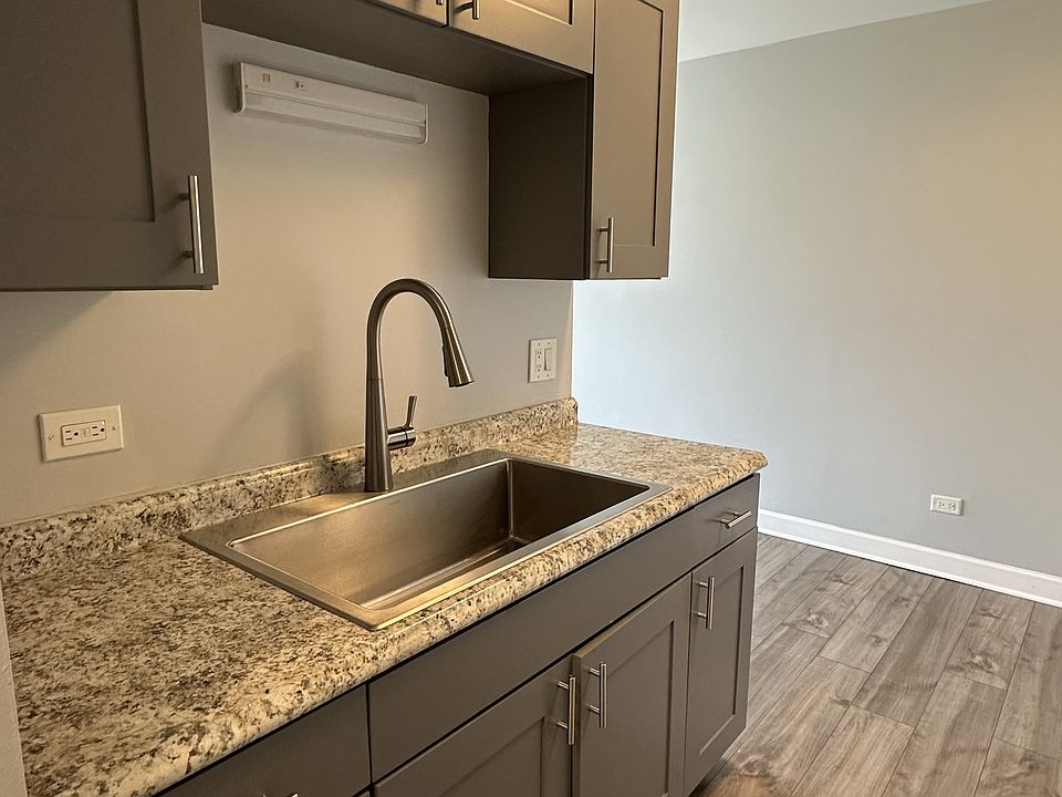1st image of 725 Court Of Spruce