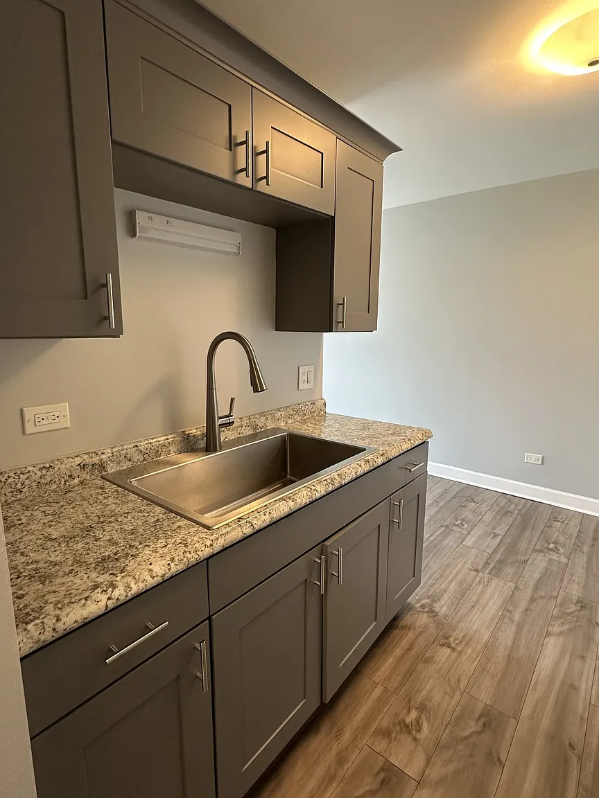 725 Court Of Spruce photo 1