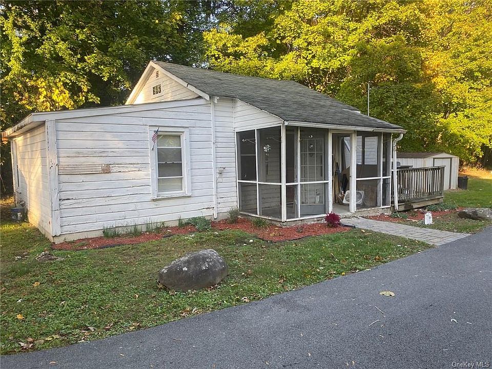 1st image of 1 Gillespie Dr