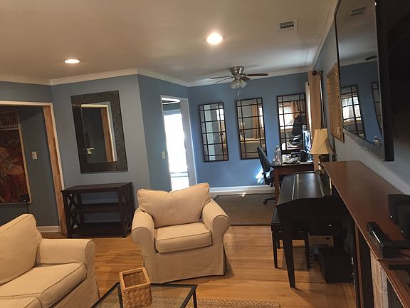 3rd image of 2371 Peachtree Ln