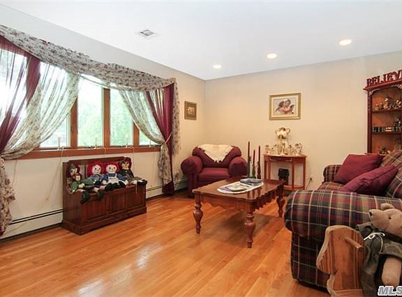 4th image of 1011 Old Medford Ave