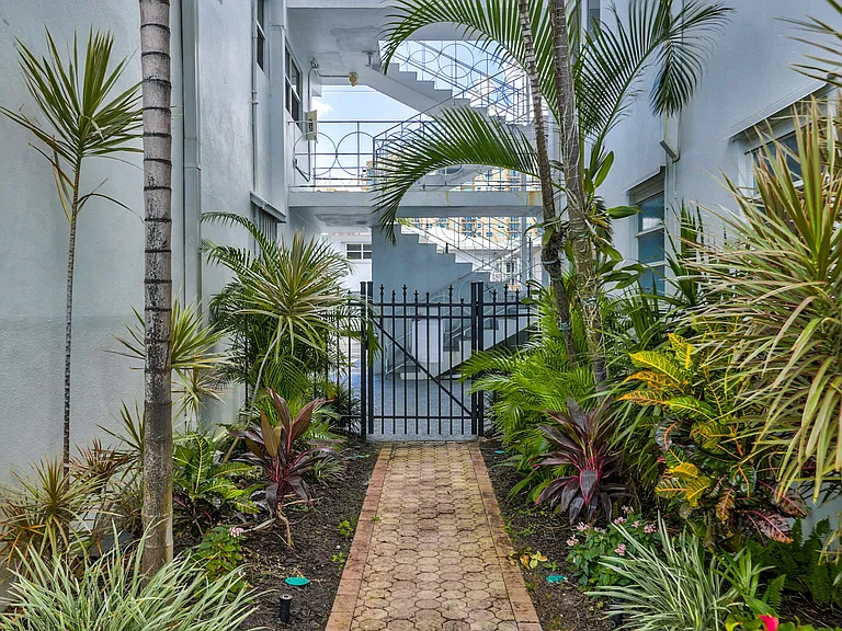 2727 Yacht Club Blvd #2A — Photo 4
