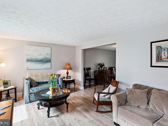 4th image of 106 Almey Ct