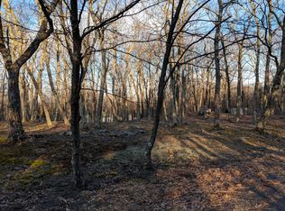 Sandstone Dr, Dingmans Ferry, PA 18328