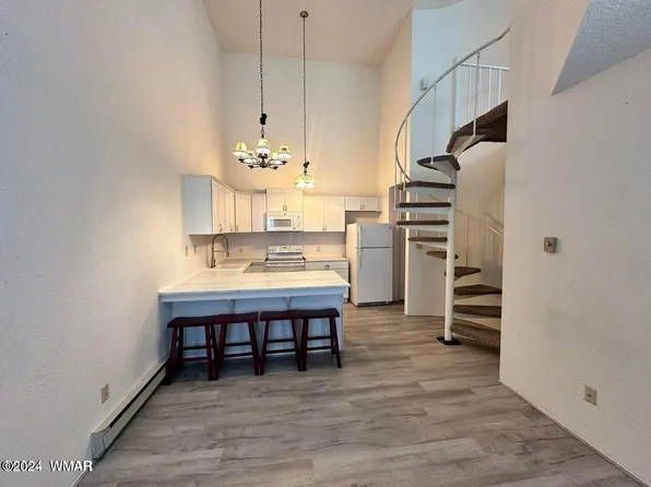 2700 S White Mountain Rd APT 826, Show Low, AZ 85901