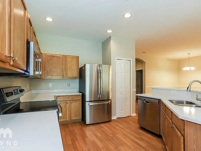 713 Parsons Pointe St — Photo 3