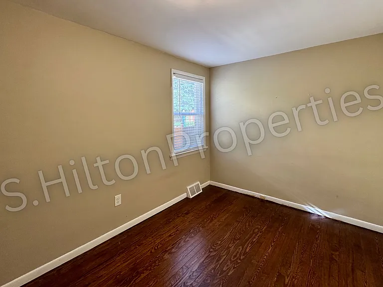 224 Church St — Photo 5