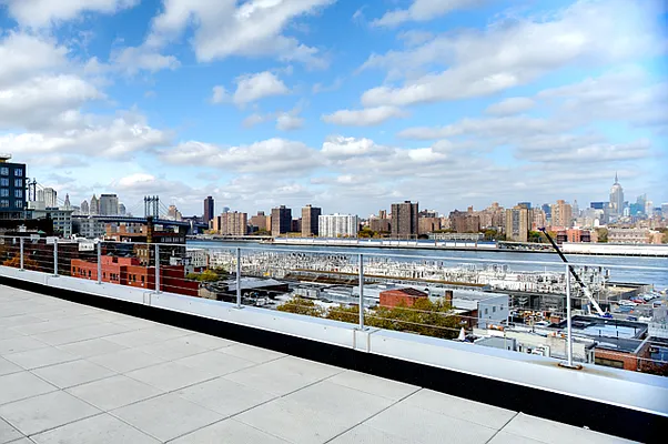 Rented by CORE | media 44