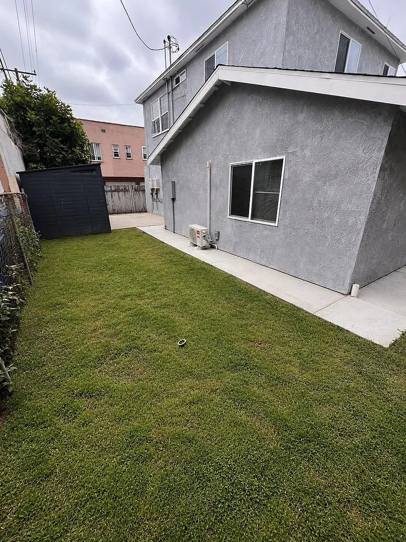 2458 Chestnut Ave Long Beach — Photo 3
